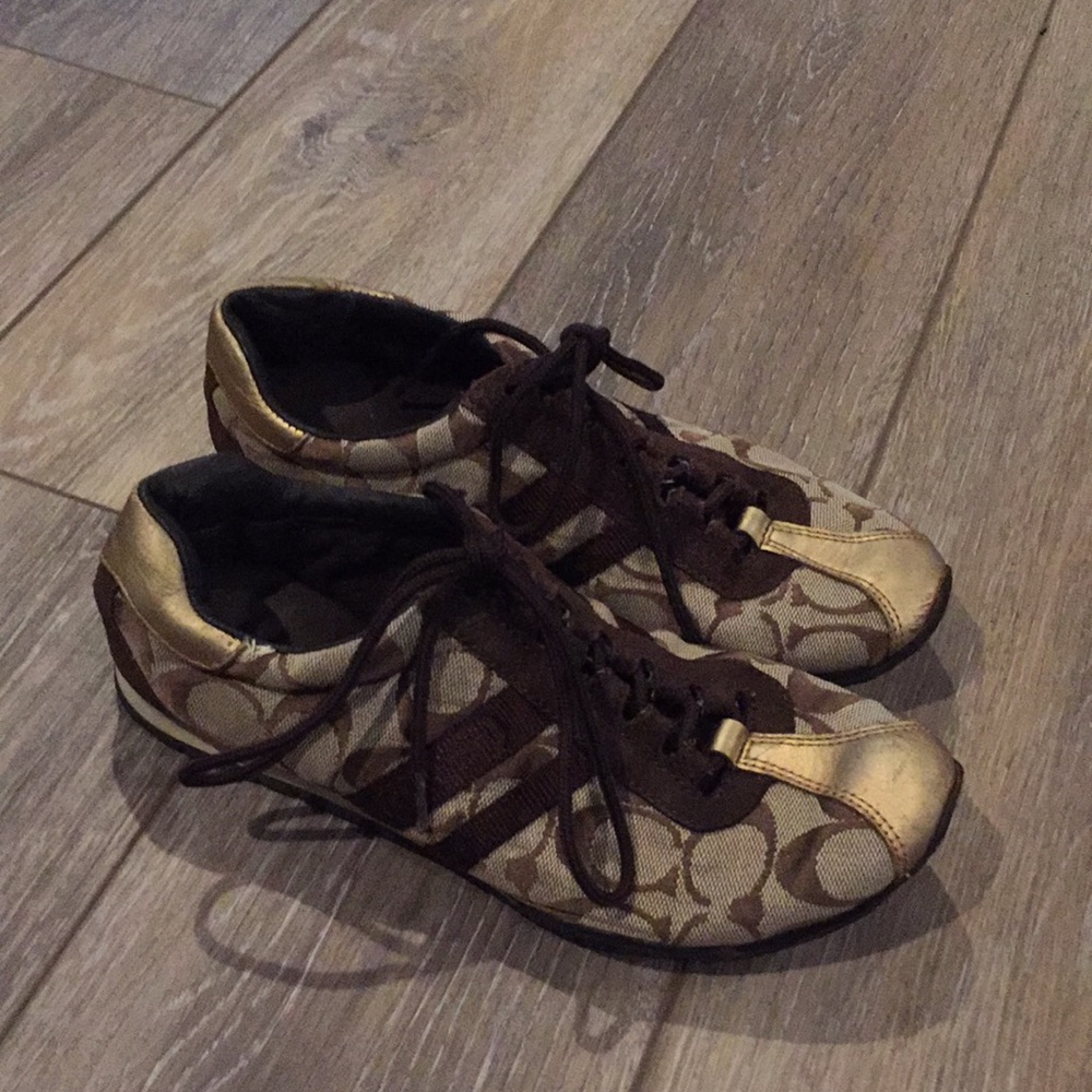 Women’s coach shoes size 6